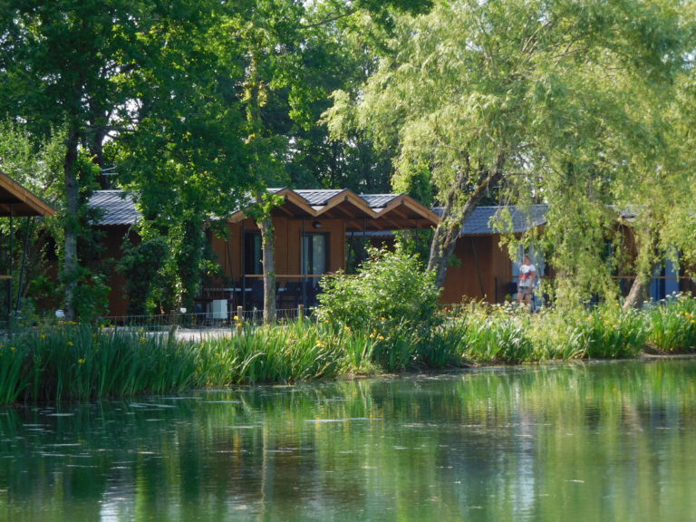 Campilo Le Camping Avec étang De Pêche Et Piscine 